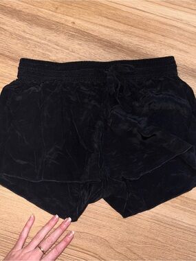 Aritzia Wilfred 100% Silk Black Shorts